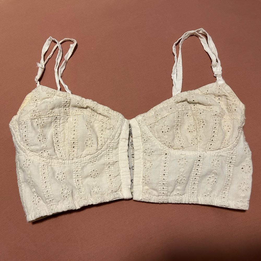 NWOT Rare Brandy Melville Lace Bralette Bustier in Cream Eyelet
